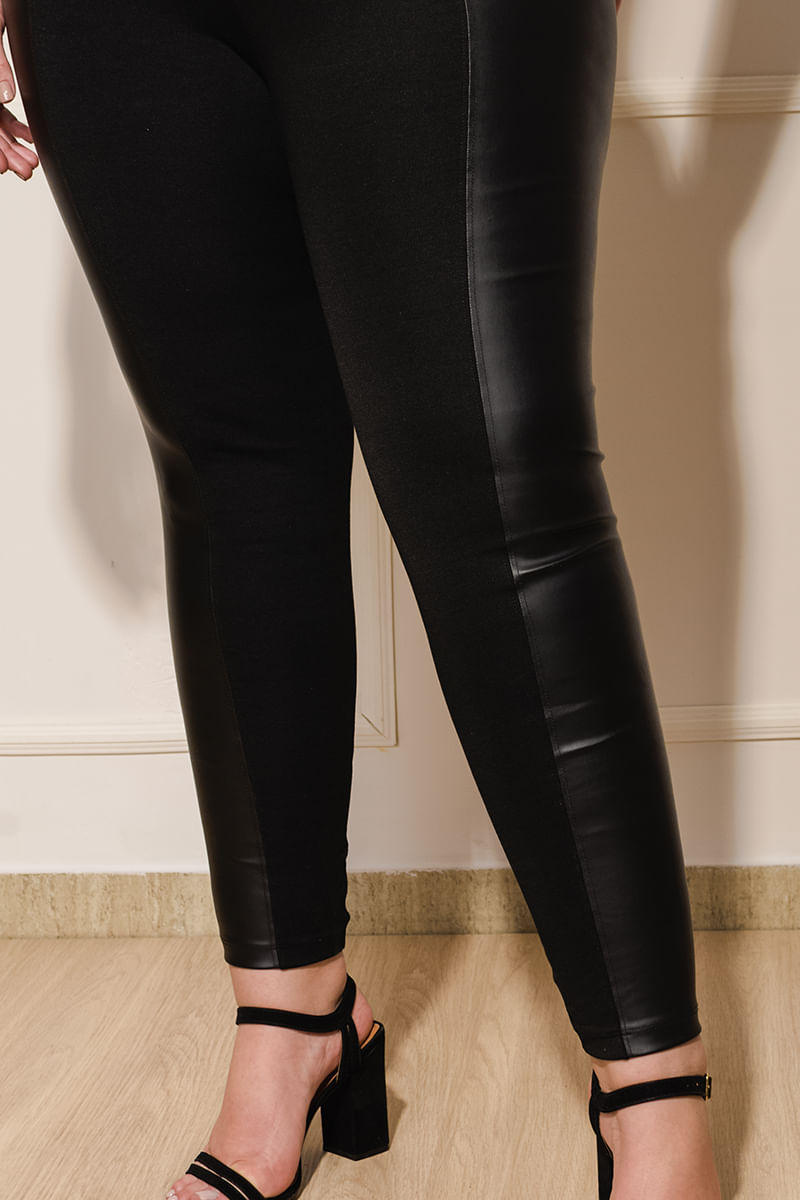 Calça Legging Plus Size Feminino Crepe Com Recorte Preto