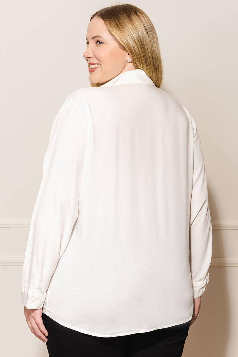Camisa-Feminina-Plus-Size-Costas-Alongadas