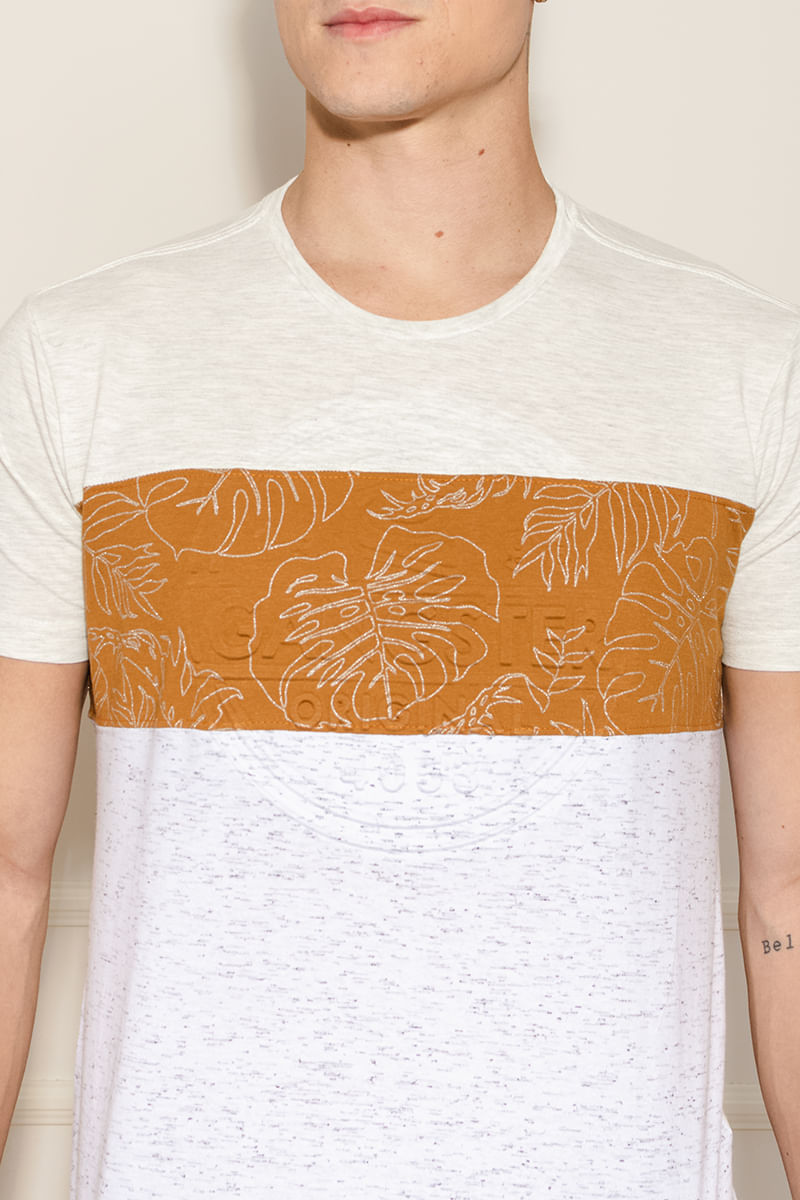 Camiseta-Masculina-Recorte-Embossy