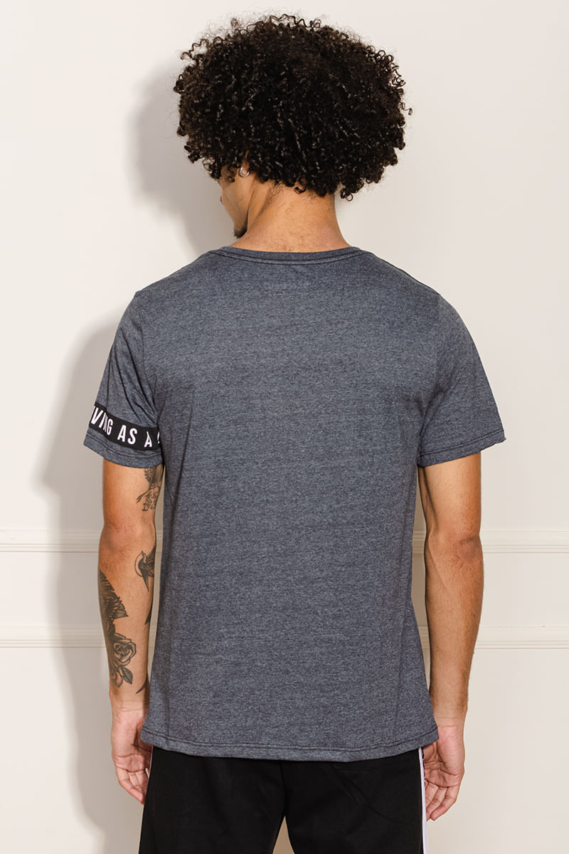 Camiseta-Masculina-Living-As-A-Legend