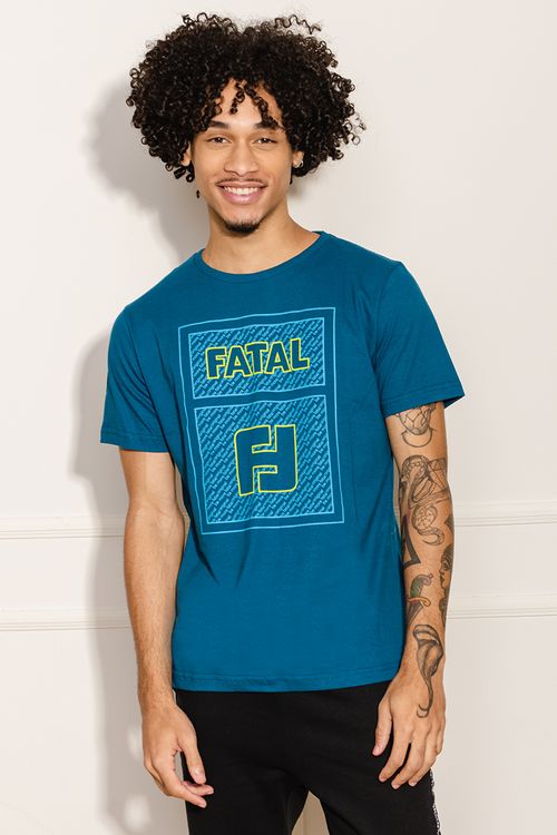 Camiseta Masculina Estampa em Quadro Fatal