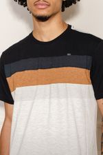 Camiseta-Masculina-Recorte-com-Plaquinha