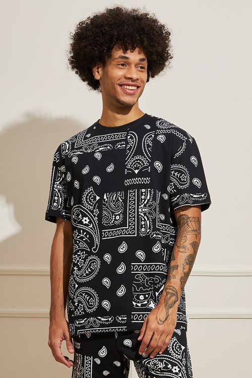 Camiseta Masculina Oversized Paisley