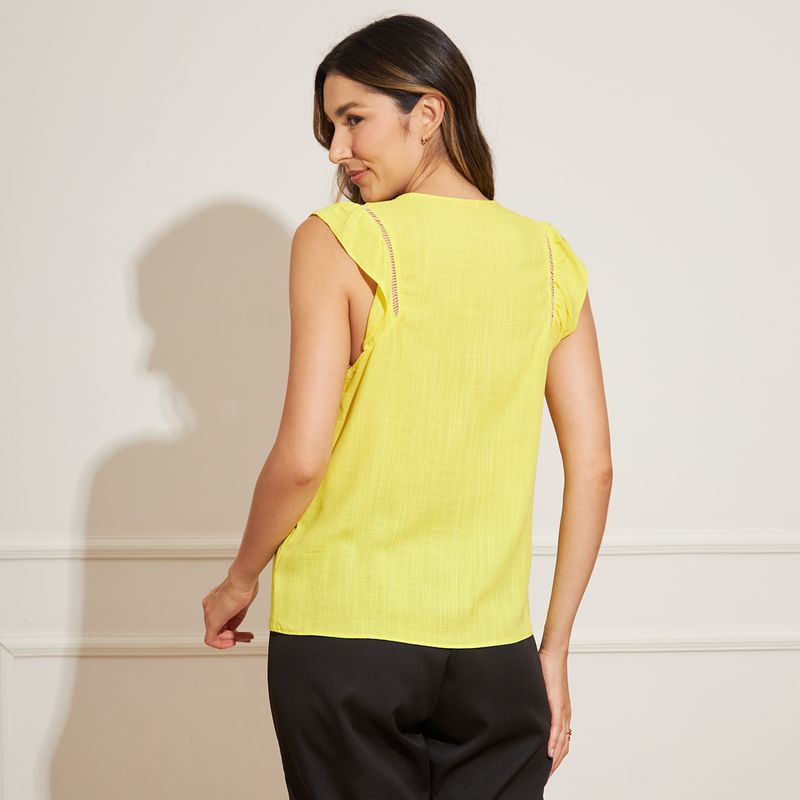 Blusa-Feminina-Detalhes-Vazados-Amarelo