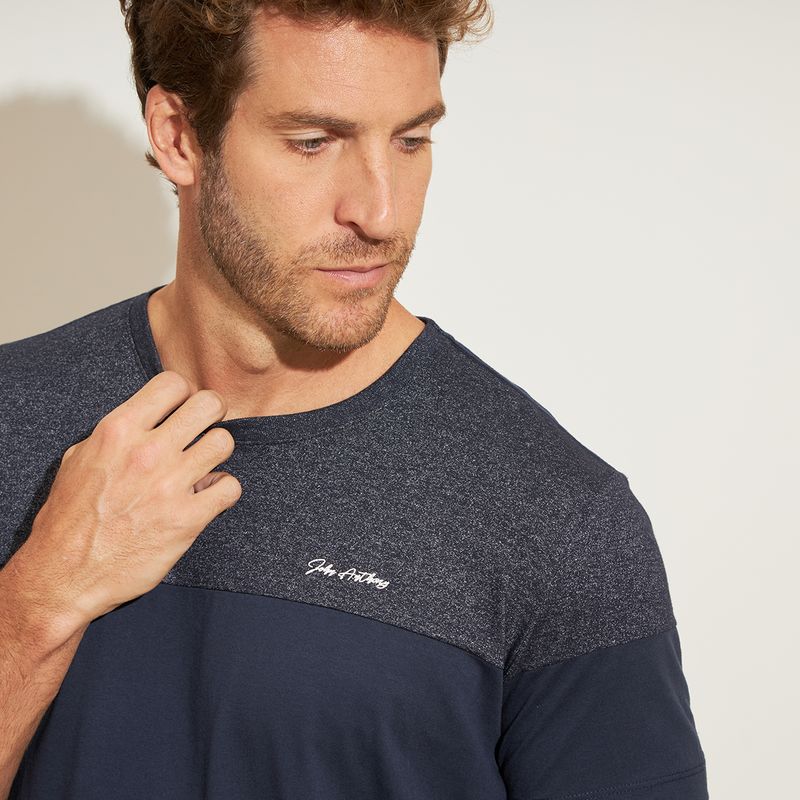 Camiseta-Masculina-Mesclada-Detalhe-Gola