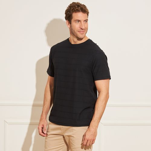 Camiseta Masculina em Malha com Detalhe Gola Redonda e Manga Curta - Preto