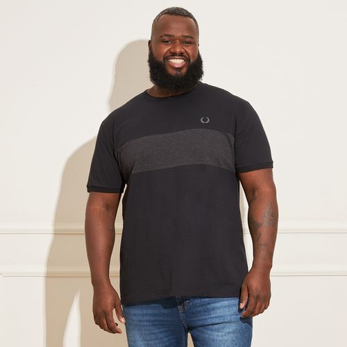 Camiseta Masculina Plus Size Manga Curta e Gola Careca com Estampa Frontal