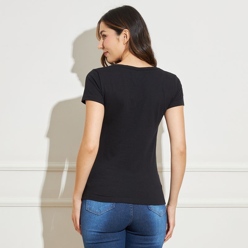 Camiseta-Feminina-Basica-com-Decote-V-–-Preta