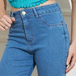 Conforto-e-estilo-em-um-so-jeans-–-a-peca-essencial-para-todos-os-seus-dias-