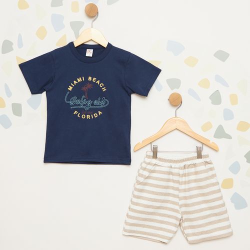 Conjunto Infantil Camiseta Bordada e Bermuda Listrada