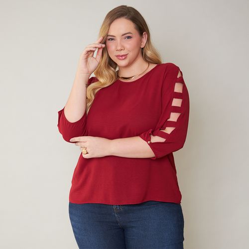 Blusa Feminina Plus Size com Vazados nas Mangas