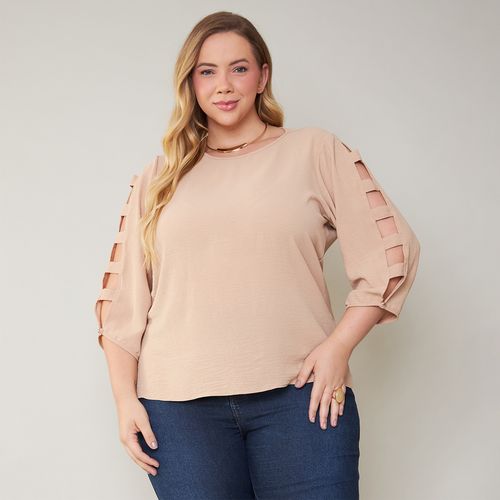 Blusa Feminina Plus Size com Vazados nas Mangas
