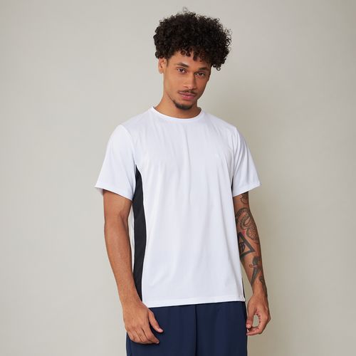 Camiseta Masculina Esportiva com Detalhe Lateral Suplex