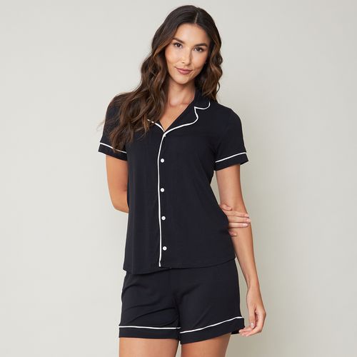 Pijama Feminino Preto com Botões e Shorts com Detalhes Brancos